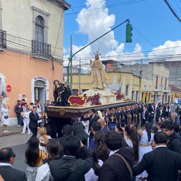 Jak se slaví Semana Santa v Guatemale: procesí, tradice, atmosféra